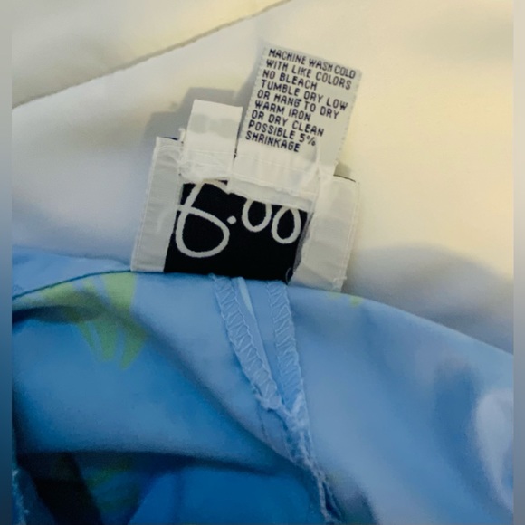 Lily Pulitzer Pineapple Print Blue Capri Pant - Picture 4 of 10